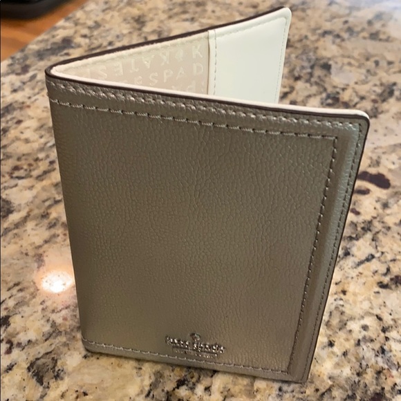KATE SPADE | PASSPORT HOLDER - Picture 2 of 6